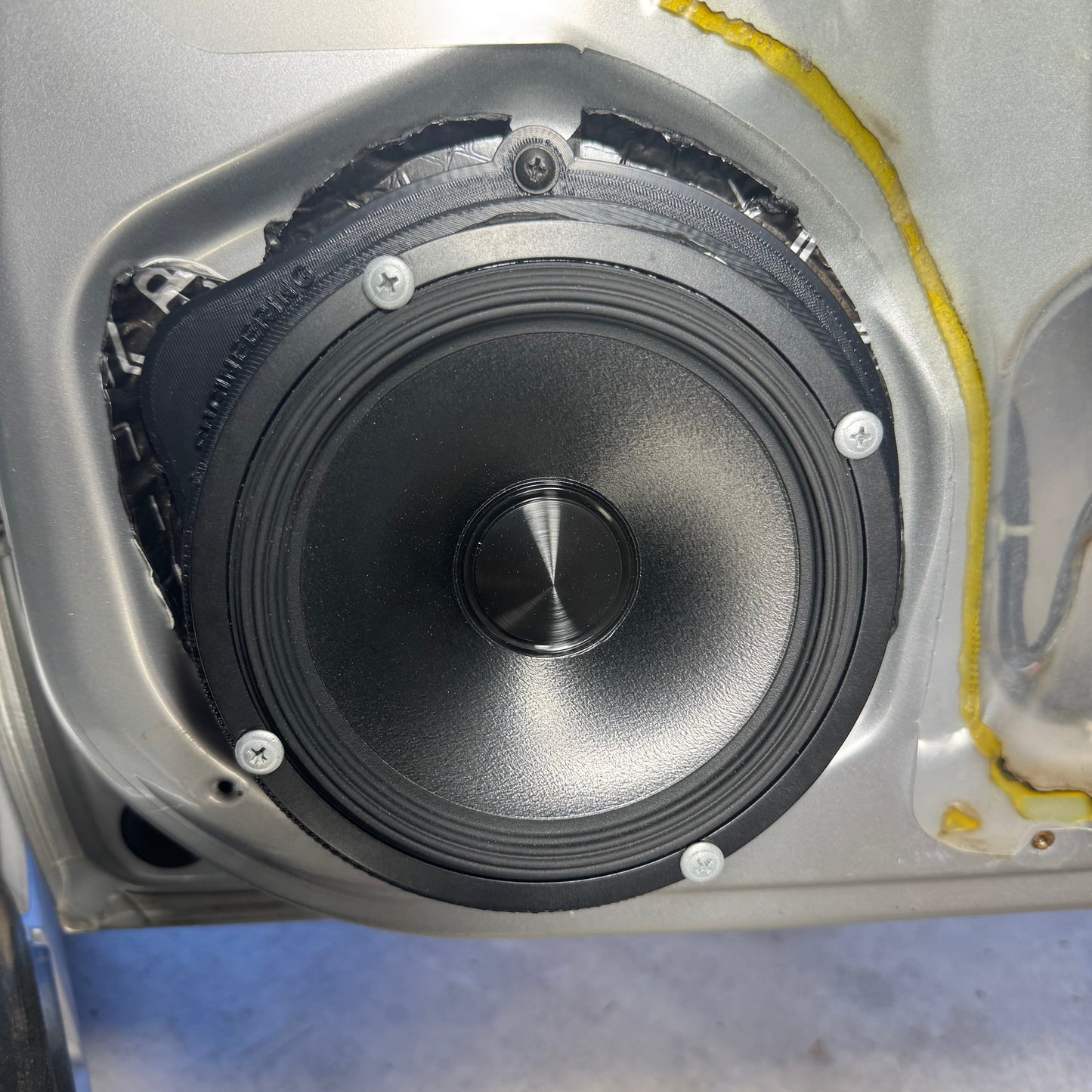 Effortless fitment with direct fit 6.5-inch speaker adapters for Holden Commodore VT-VZ, designed for simple, hassle-free installation.