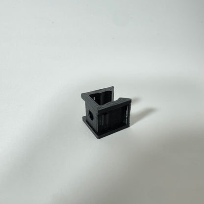 Replacement parcel shelf clip for 1996-2000 Honda Civic, perfect for securing the trunk shelf.