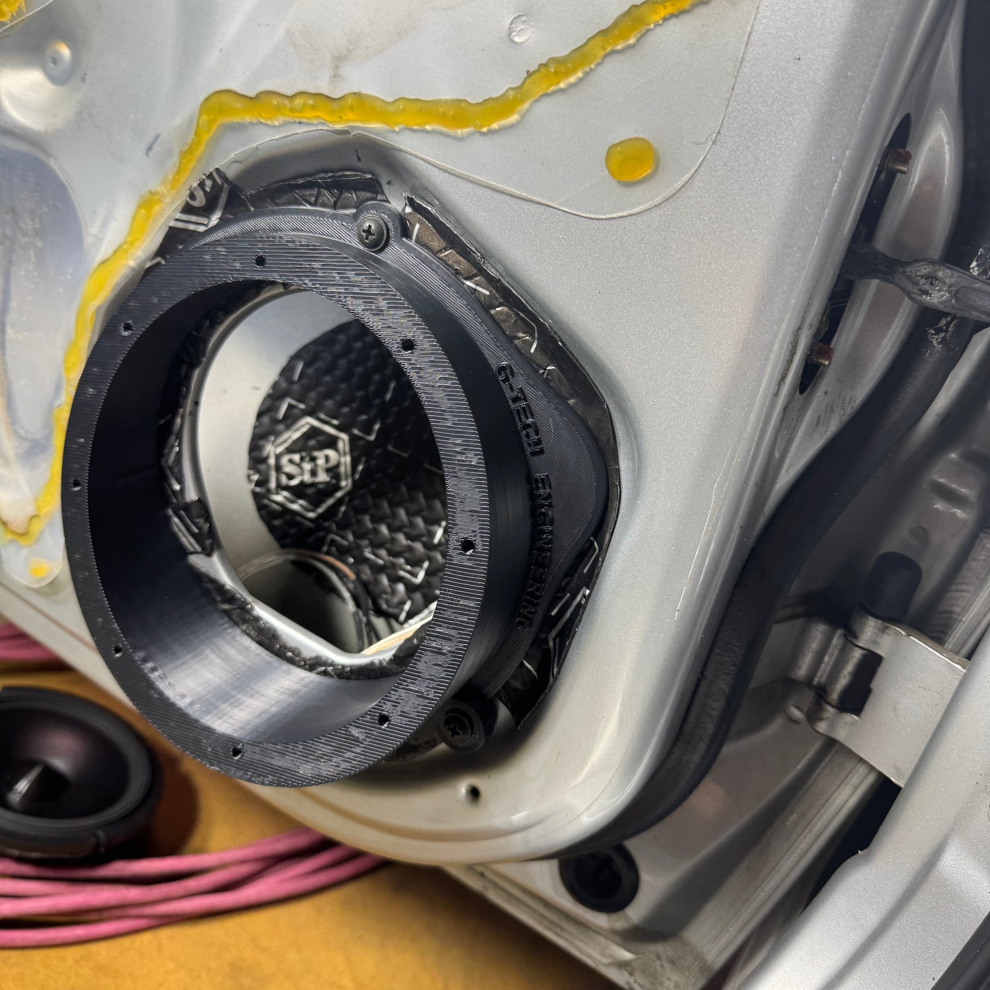 Direct fit 6.5-inch speaker adapters for Holden Commodore VT-VZ (1997-2007), no modification needed for a perfect installation.
